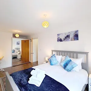 Apartment Two Bed Serviced By Docklands, London